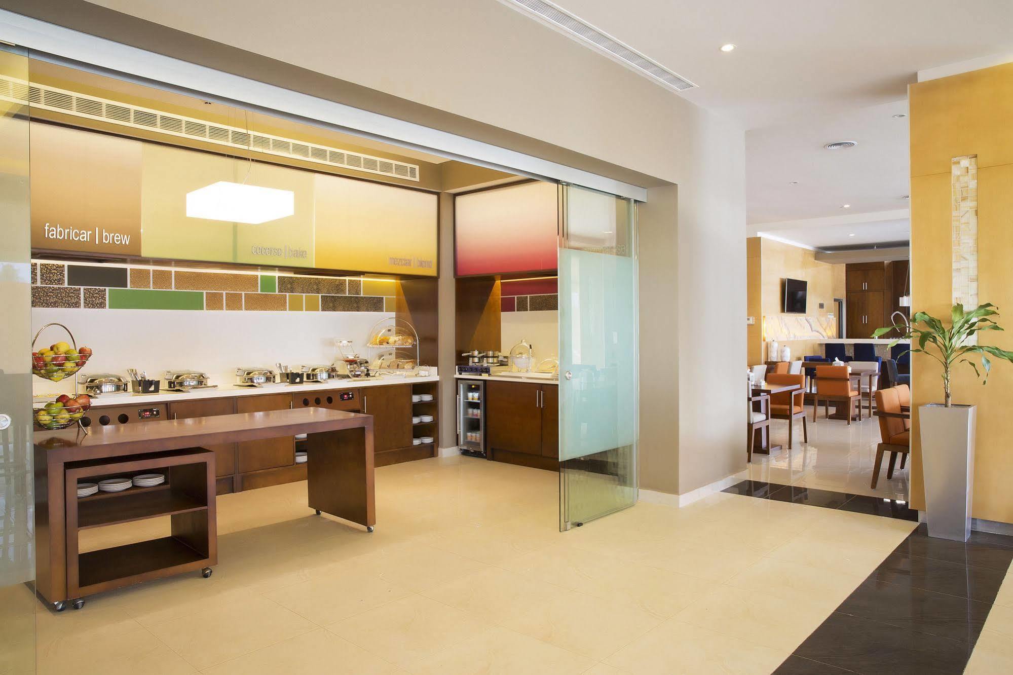 Hampton Inn & Suites By Hilton Paraíso Eksteriør bilde